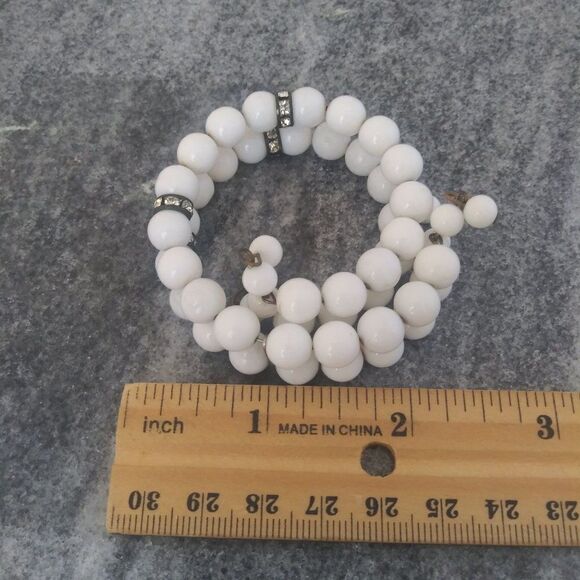 Vintage Beaded Memory Wire Bracelet, White and Rhinestone Beads, Stretch, Estate - Picture 3 of 4